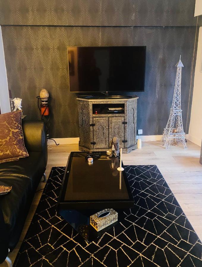 Apartamento Au pied de la tour Eiffel Trocadéro París Exterior foto